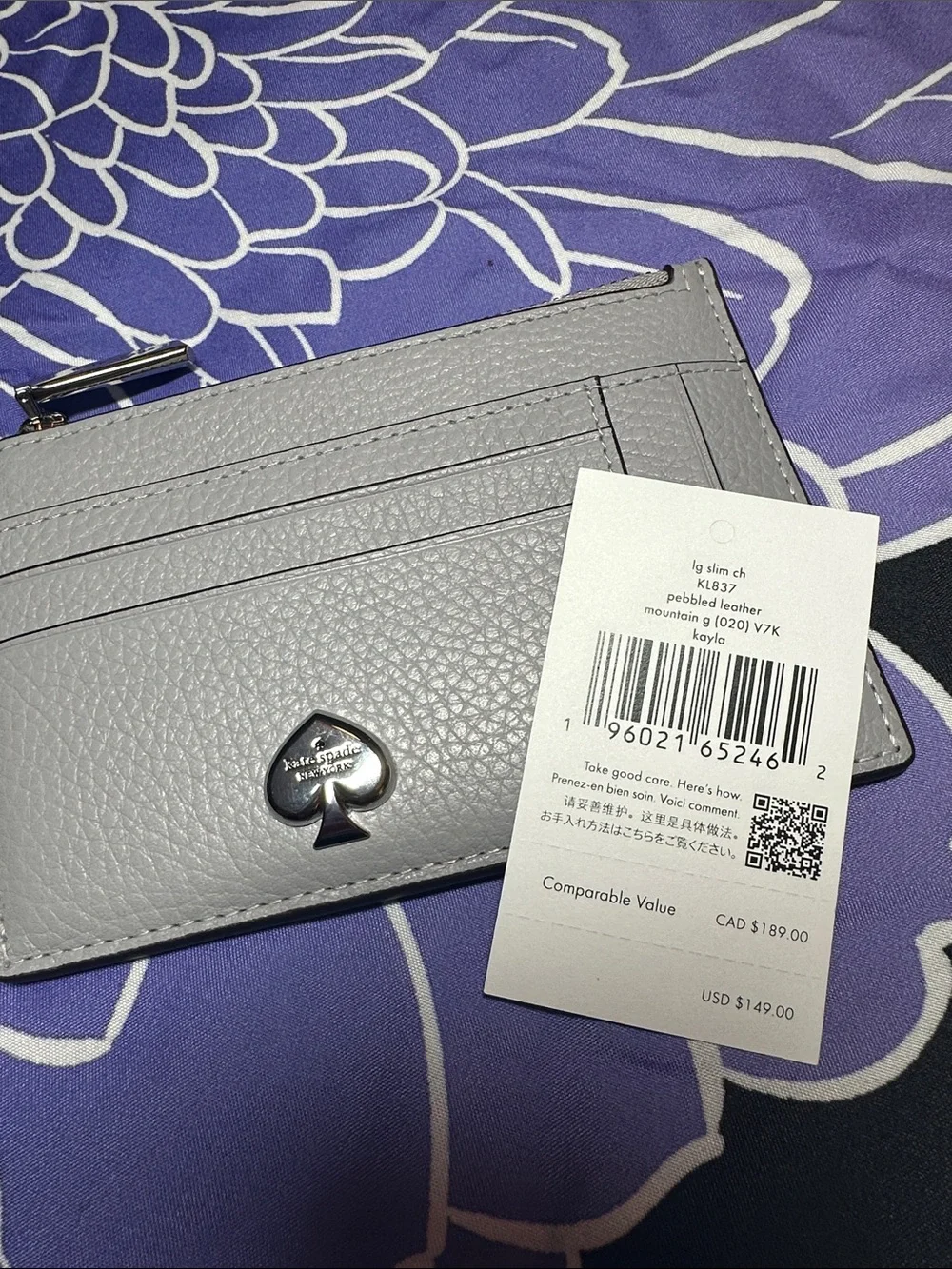 NWT kate ♠️ spade Pebbled Leather Card Holder in Light Gray with Spade Logo